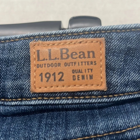L.L. Bean Women's True Shape Jeans, High-Rise Bootcut Size 12 - Picture 7 of 7